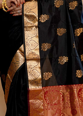 Black Kanjivaram Silk Saree With Blouse Piece - Indian Silk House Agencies