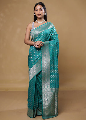 Green Uppada Silk Saree With Blouse Piece