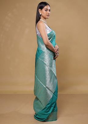 Green Uppada Silk Saree With Blouse Piece