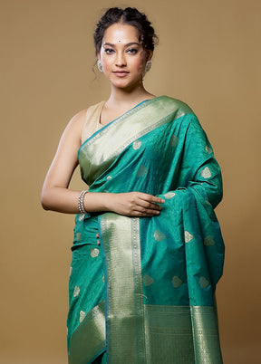 Green Kanjivaram Silk Saree With Blouse Piece