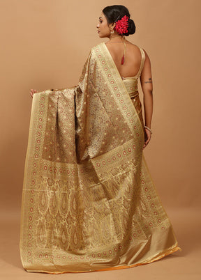 Cream Handloom Tanchoi Pure Silk Saree With Blouse Piece