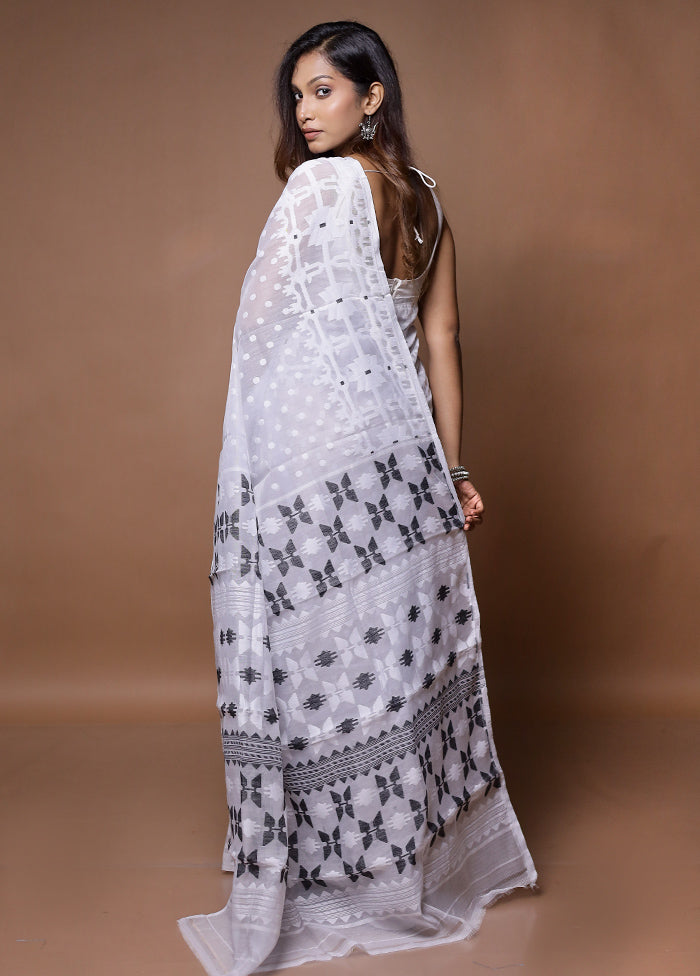 White Tant Jamdani Saree Without Blouse Piece