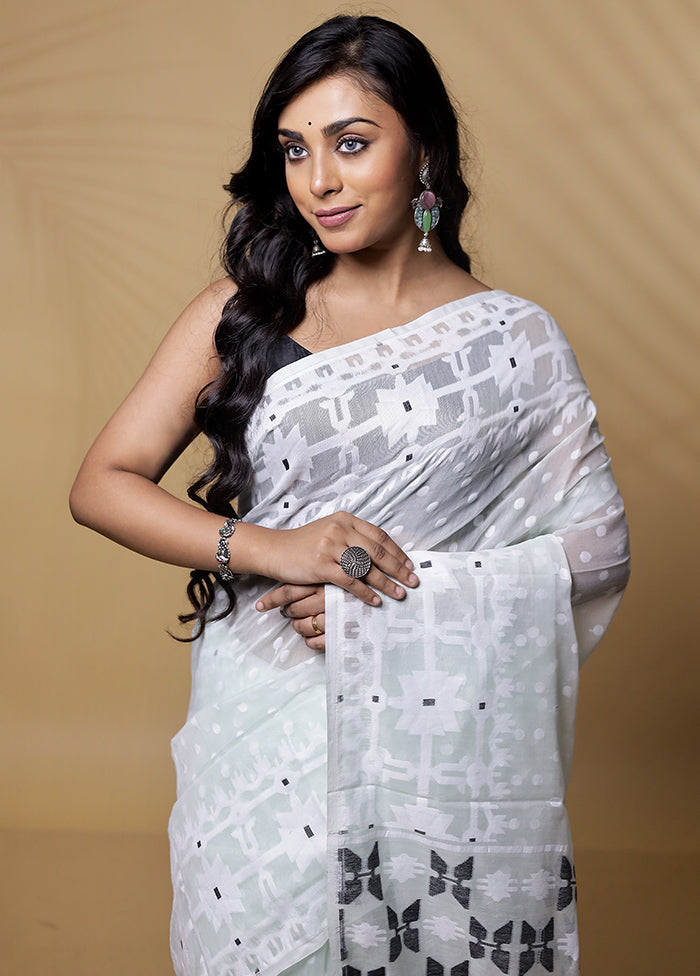 Green Tant Jamdani Saree Without Blouse Piece