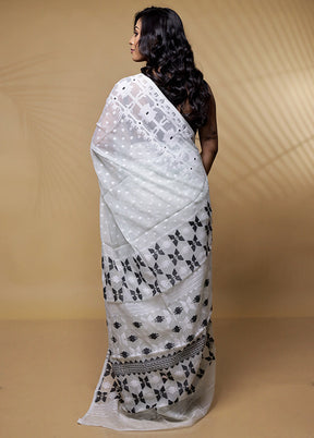 Green Tant Jamdani Saree Without Blouse Piece