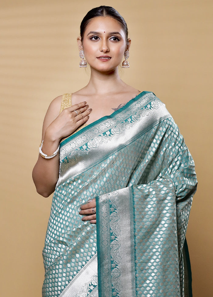 Green Uppada Silk Saree With Blouse Piece