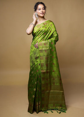 Green Dupion Silk Saree With Blouse Piece