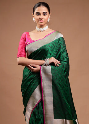 Green Uppada Silk Saree With Blouse Piece