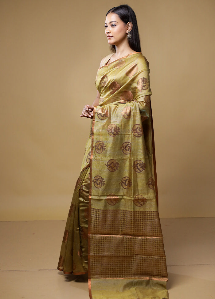 Green Dupion Silk Saree With Blouse Piece