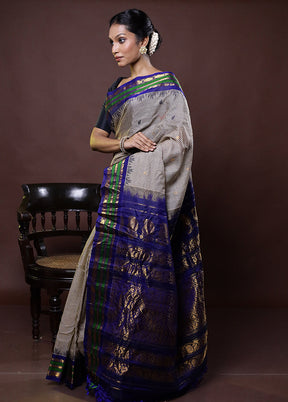 Grey Gadwal Pure Silk Saree Without Blouse Piece