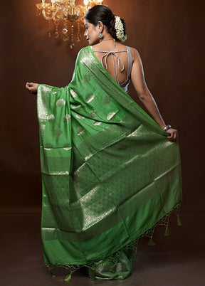 Green Cotton Saree With Blouse Piece