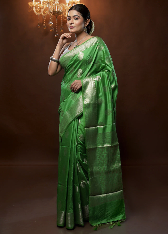 Green Cotton Saree With Blouse Piece