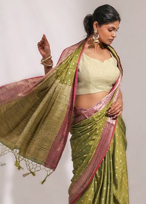 Green Dupion Silk Saree With Blouse Piece
