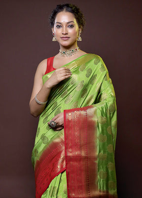 Green Dupion Silk Saree With Blouse Piece