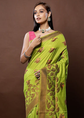 Green Dupion Silk Saree With Blouse Piece