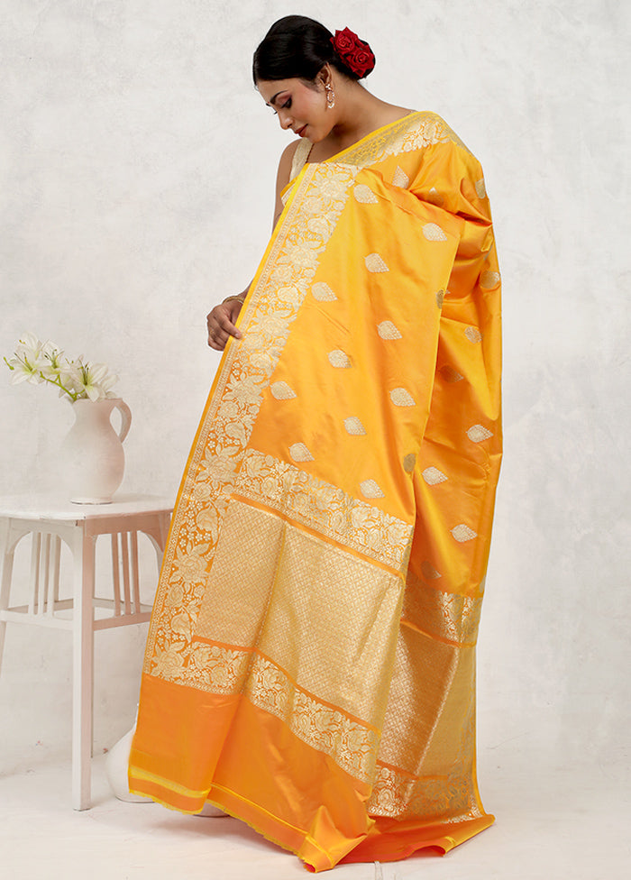 Yellow Banarasi Pure Silk Saree With Blouse Piece