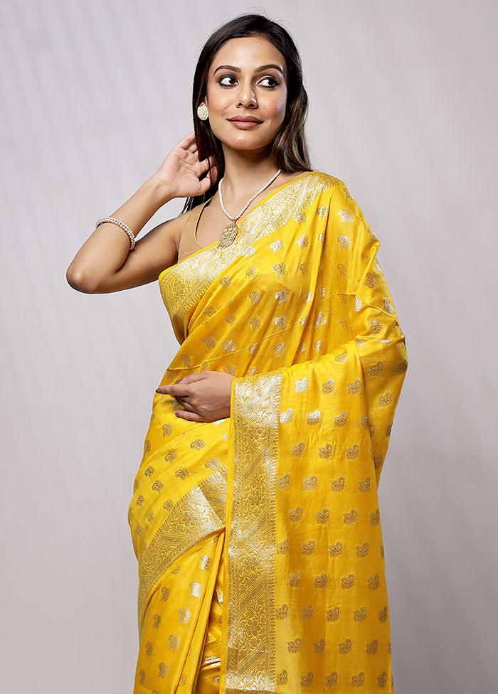 Yellow Cotton Saree With Blouse Piece