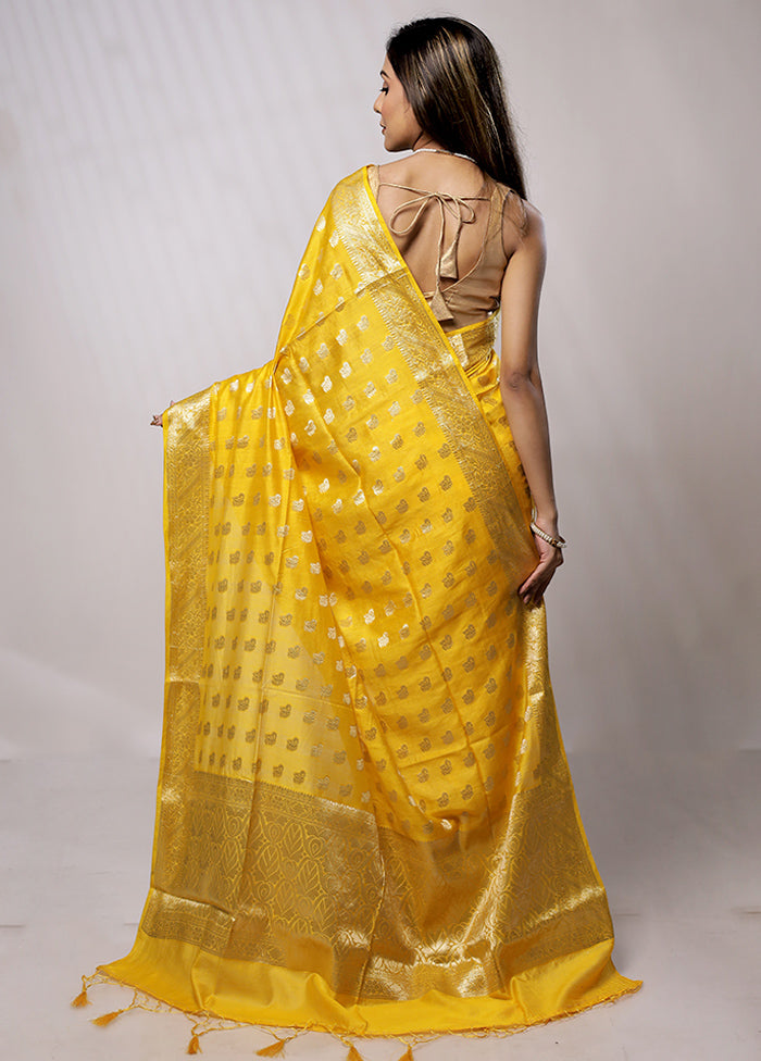 Yellow Cotton Saree With Blouse Piece