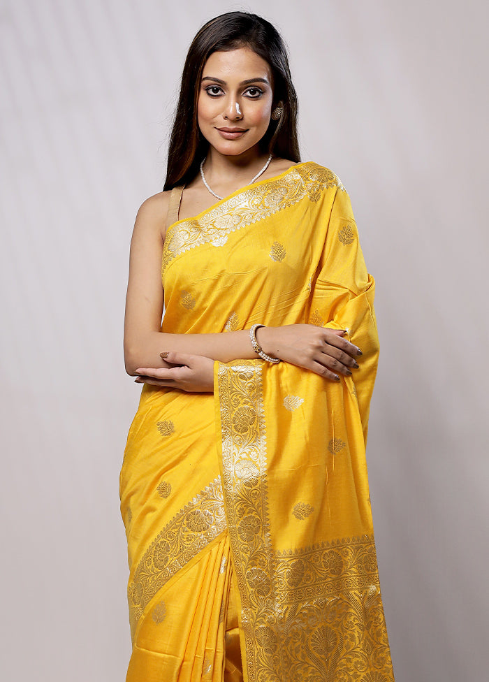 Yellow Cotton Saree With Blouse Piece