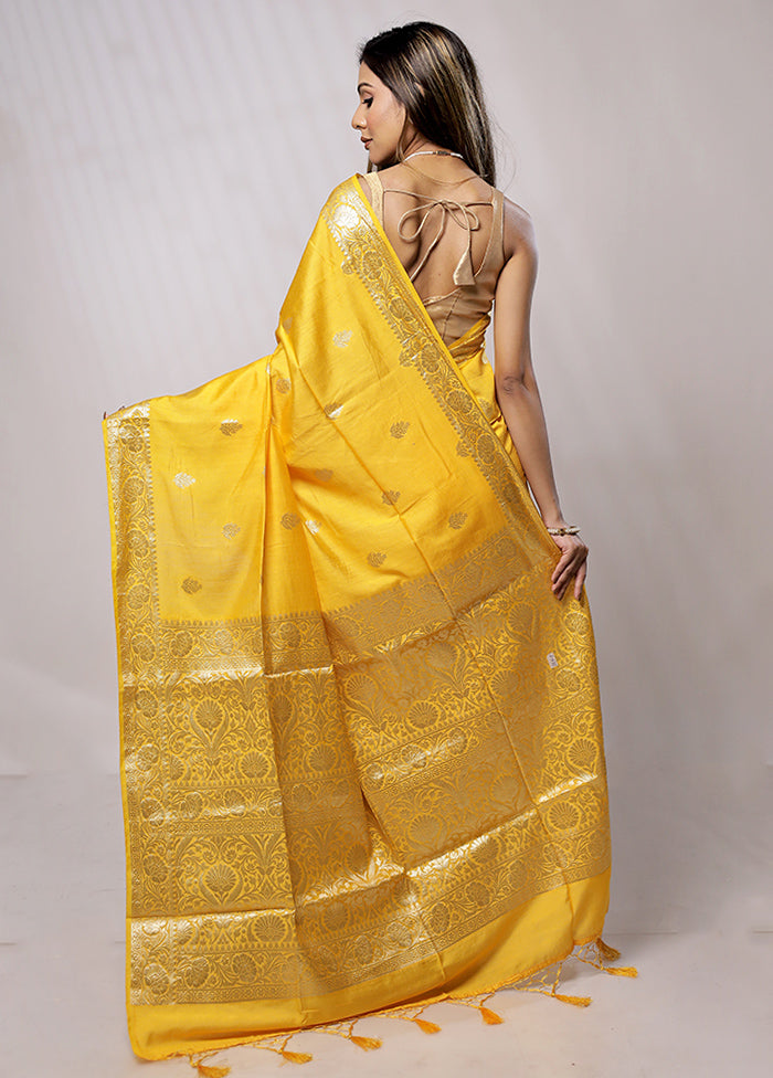 Yellow Cotton Saree With Blouse Piece