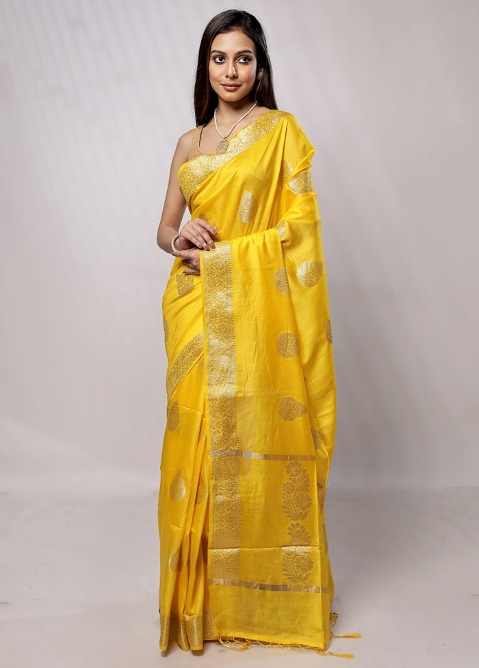 Yellow Cotton Saree With Blouse Piece