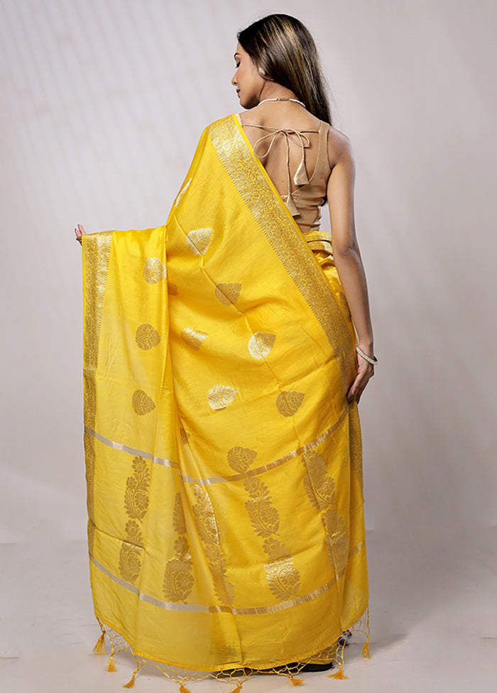 Yellow Cotton Saree With Blouse Piece