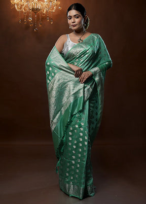 Green Cotton Saree With Blouse Piece