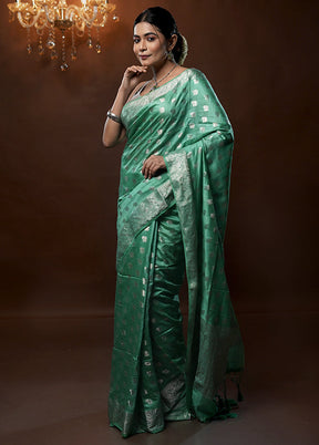 Green Cotton Saree With Blouse Piece