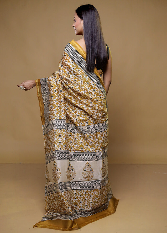 Cream Chanderi Silk Saree With Blouse Piece