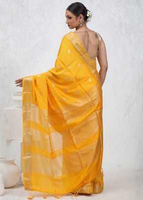 Yellow Cotton Saree With Blouse Piece