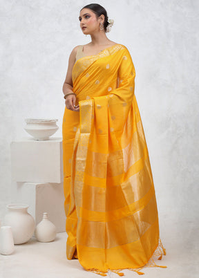 Yellow Cotton Saree With Blouse Piece