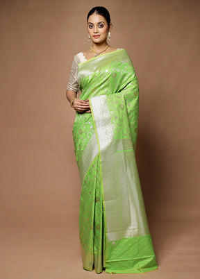 Green Uppada Silk Saree With Blouse Piece