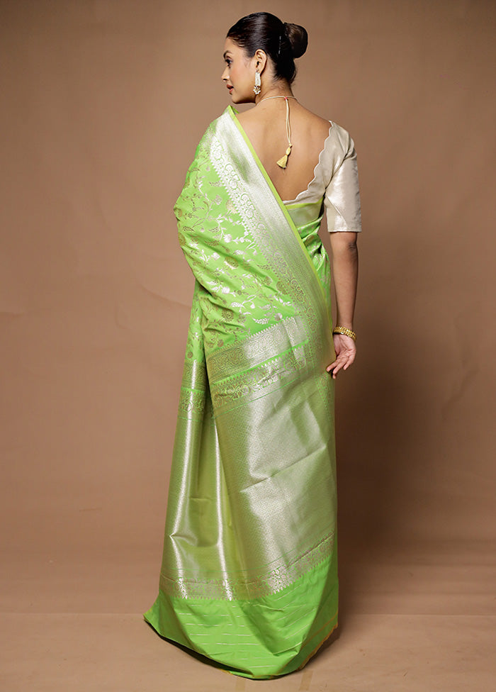 Green Uppada Silk Saree With Blouse Piece