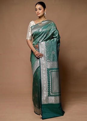 Green Uppada Silk Saree With Blouse Piece