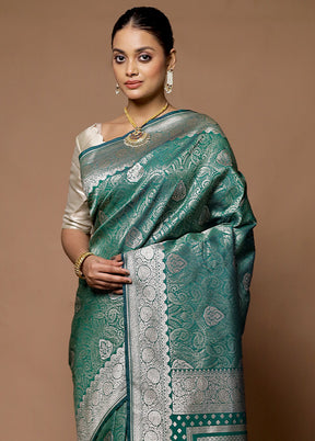 Green Uppada Silk Saree With Blouse Piece