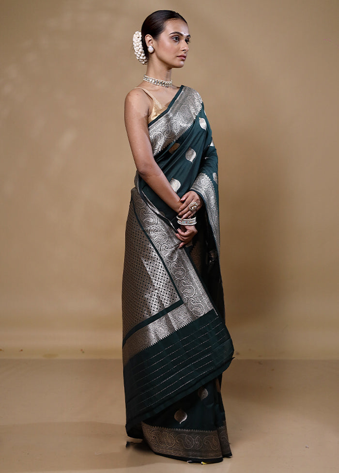 Green Uppada Silk Saree With Blouse Piece