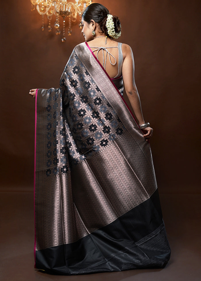 Grey Tanchoi Silk Saree With Blouse Piece