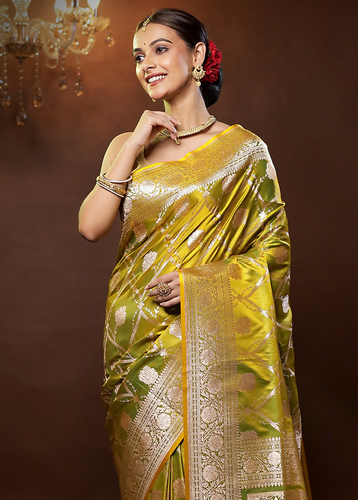 Green Banarasi Silk Saree With Blouse Piece