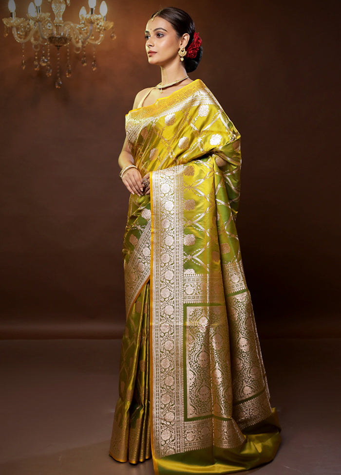 Green Banarasi Silk Saree With Blouse Piece