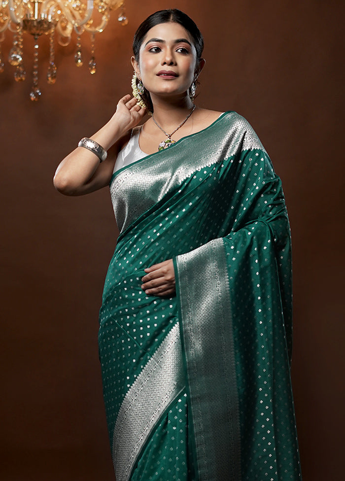 Green Uppada Silk Saree With Blouse Piece