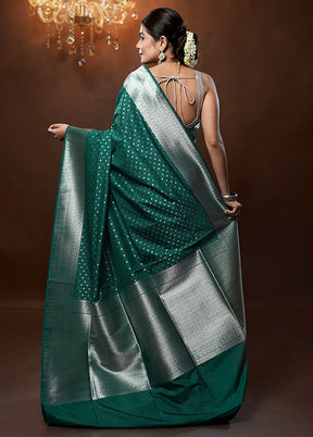 Green Uppada Silk Saree With Blouse Piece