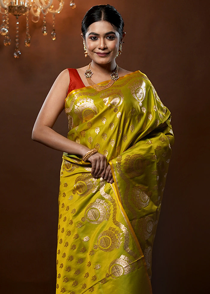 Green Banarasi Silk Saree With Blouse Piece