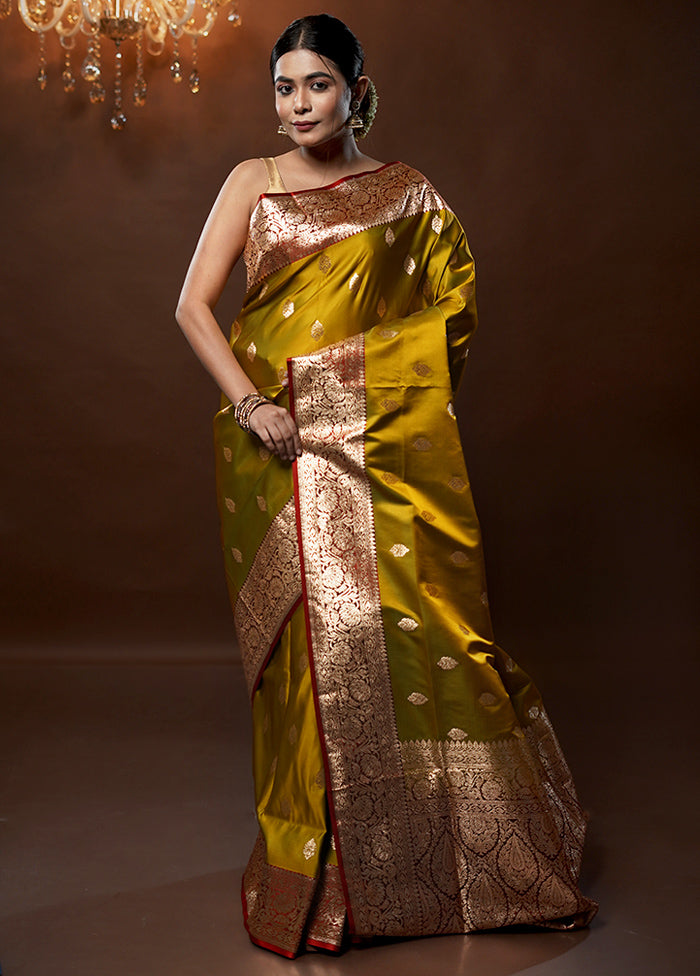 Green Banarasi Silk Saree With Blouse Piece