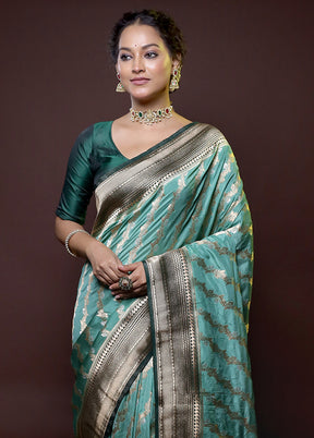 Green Georgette Saree With Blouse Piece