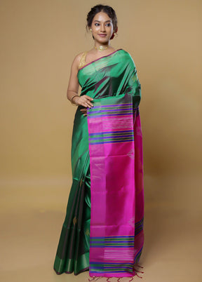 Green Kalakethra Kanjivaram Silk Saree With Blouse Piece