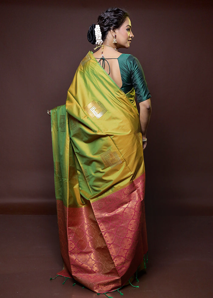 Green Dupion Silk Saree With Blouse Piece