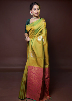 Green Dupion Silk Saree With Blouse Piece