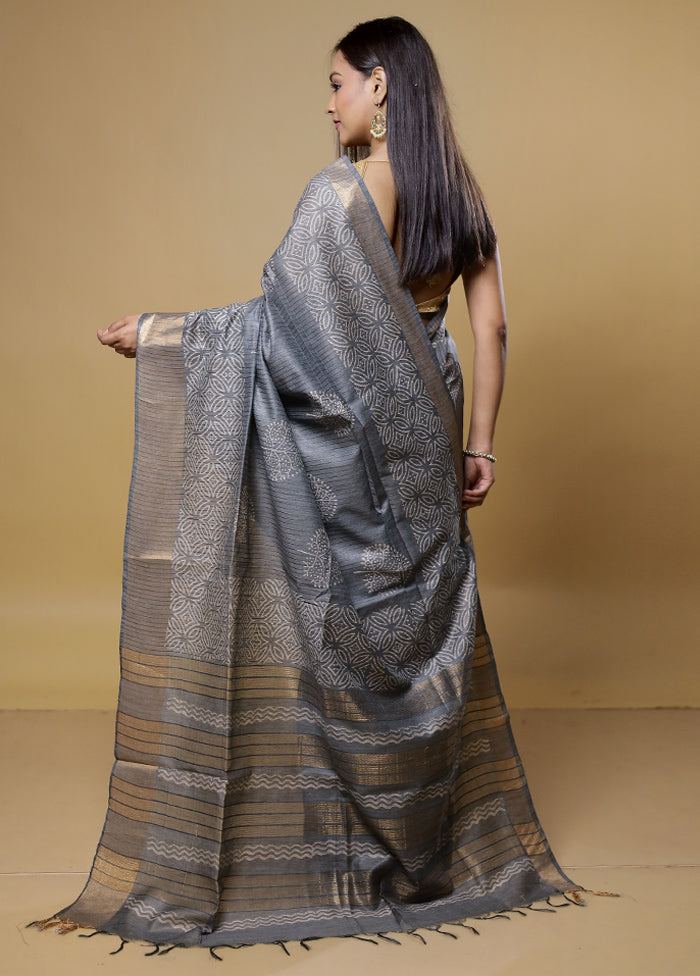 Grey Tussar Silk Saree With Blouse Piece