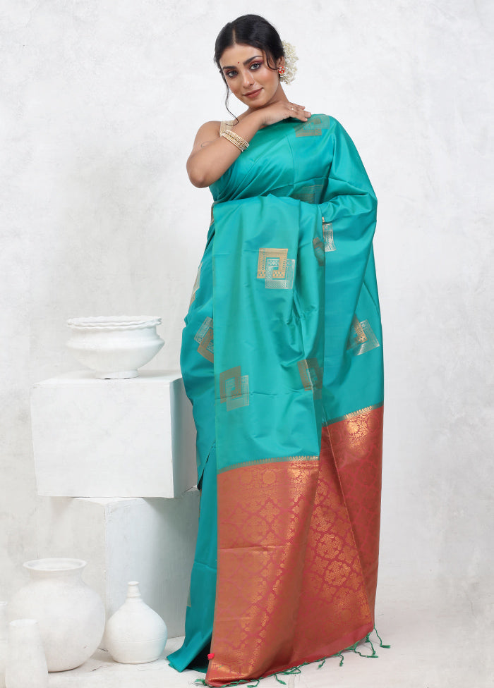 Green Dupion Silk Saree With Blouse Piece