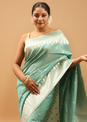 Green Uppada Silk Saree With Blouse Piece