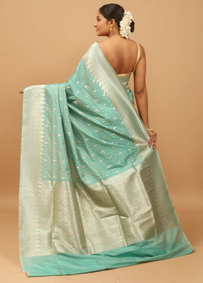 Green Uppada Silk Saree With Blouse Piece